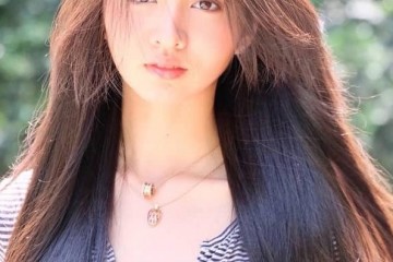 花相同的少女17岁木村光希身穿条纹T恤精约造型展示温顺气质